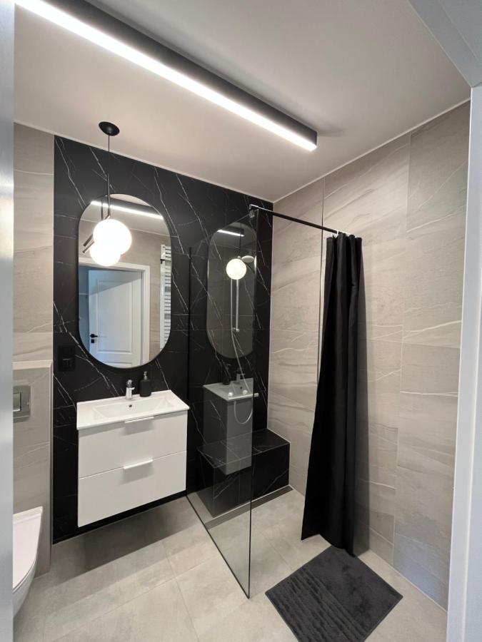 Halo Apartments Вроцлав Екстериор снимка